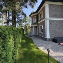 Дом 370 м² на участке 15 сот.