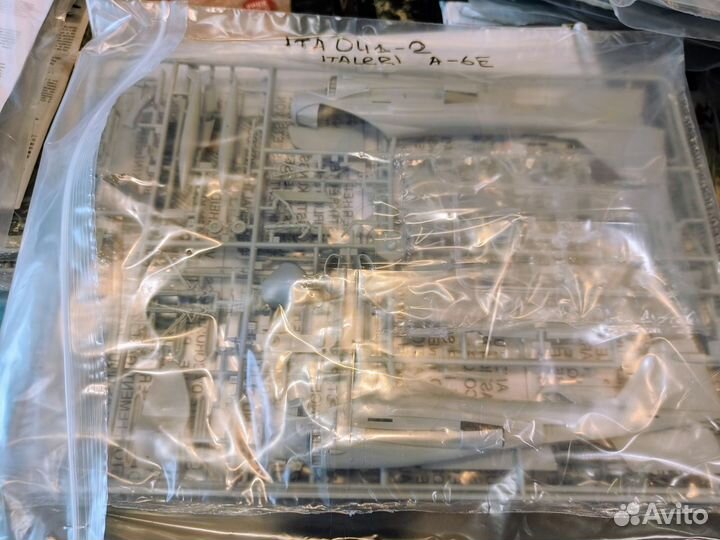 Italeri 041-2 A-6E Intruder 1/72 только пластик