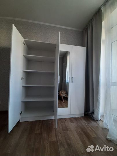 Шкаф