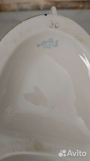 Статуэтка Девушка на коньках