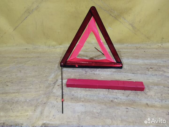 Знак аварийной остановки Audi Q7 Ауди фольксваген