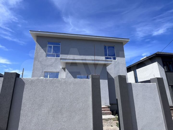 Дом 202 м² на участке 5,5 сот.