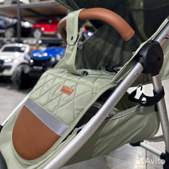 Прогулочная коляска новая