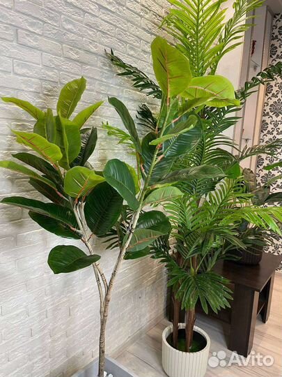 Искусственный фикус крупнолистовой