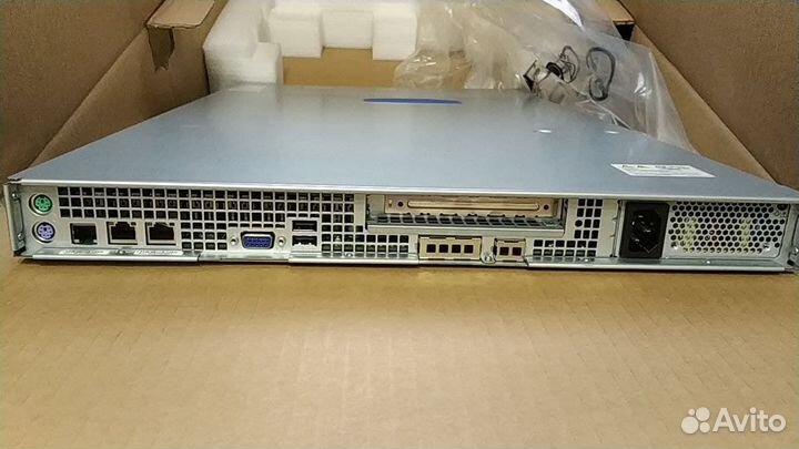 Новая серверная платформа Intel SR1560sfhs 771