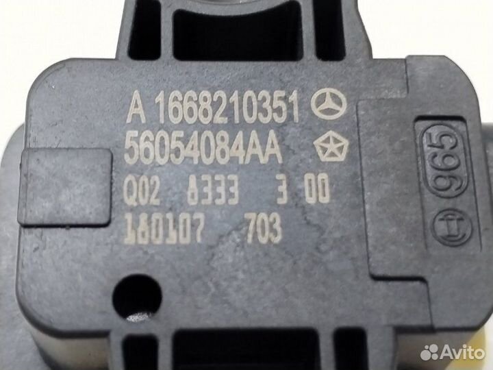 Датчик удара передний левый Mercedes-Benz