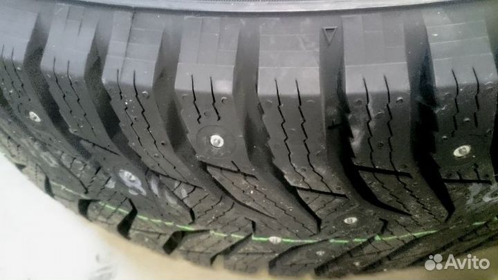 Kumho WinterCraft Ice WI31 235/35 R19 91T