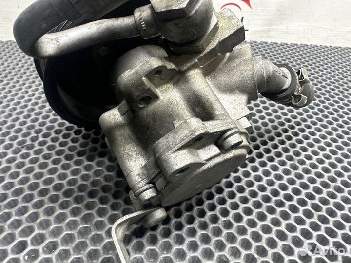 Насос гидроусилителя руля Bmw X1 E84 N47D20D 2010