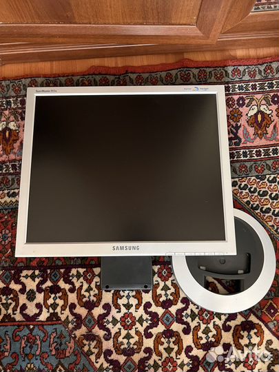 Монитор Samsung