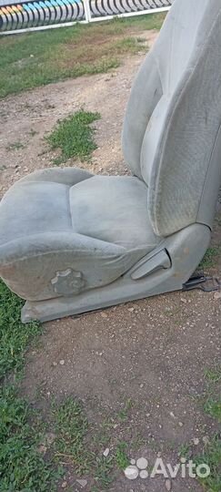 Сиденье водительское