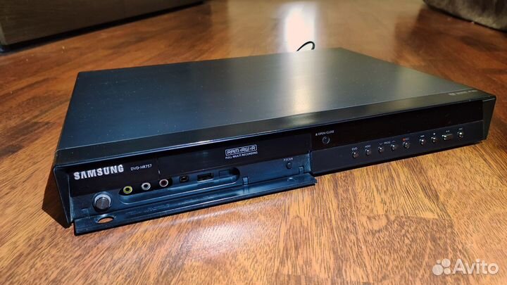 HDD/DVD-рекордер Samsung DVD-HR757 (320Гб)