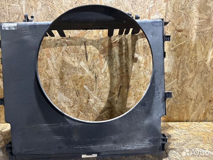 Диффузор радиатора Mercedes Vito 639 2.2 CDI 2010