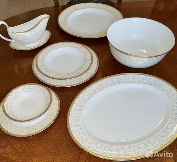 Сервиз Wedgwood Celestial Gold