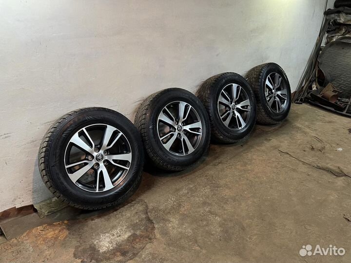 Комплект оригинальных колёс toyota RAV4 225/65/R17