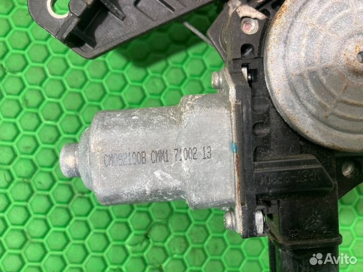 Стеклоподъемник задний правый Acura Mdx YD2 J37A1