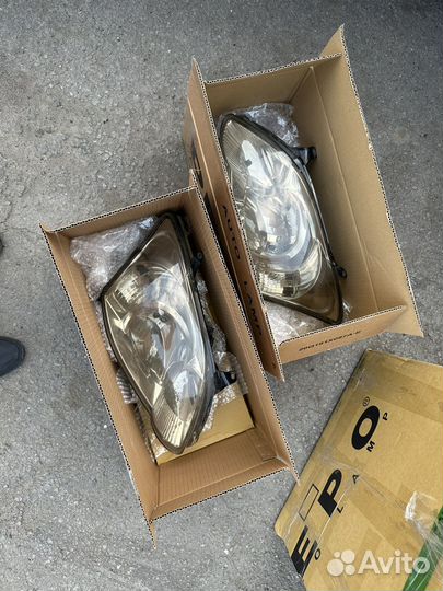 Фары на toyota camry хэтчбек