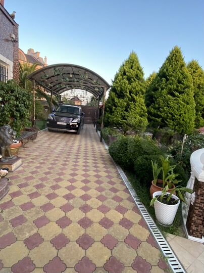 Дом 362 м² на участке 8 сот.