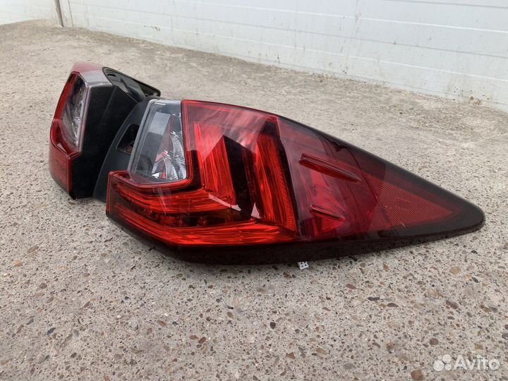 Фонарь в крыло правый Lexus RX 4