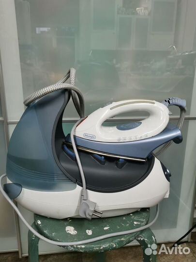 Утюг на паровой станции De’Longhi VVX 2200