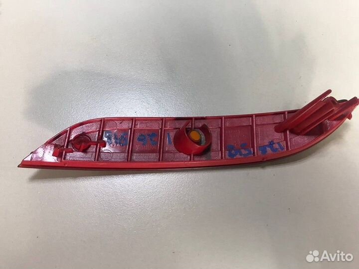 Отражатель в бампер задний правый после 2015