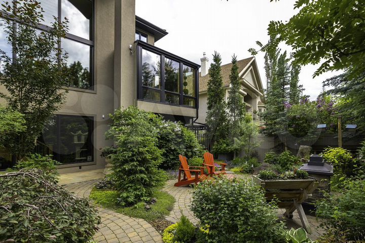 Дом 420 м² на участке 14 сот.