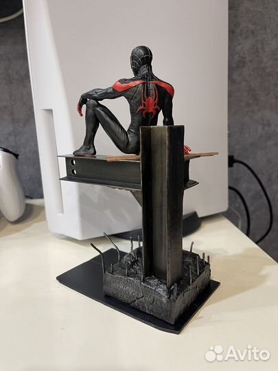 Моделька человек паук mails moralis