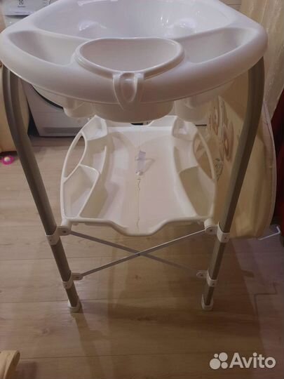 Детская ванна с пеленальным столом