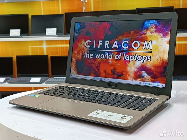 Ноутбук Asus 15.6