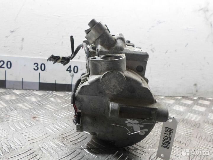 Компрессор системы кондиционирования Mercedes-Benz