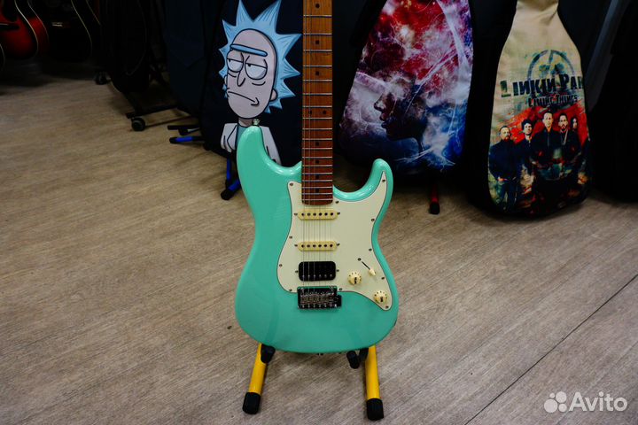 Электрогитара (+ комбик) / Комплект