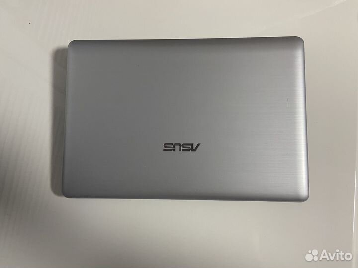 Ноутбук Asus