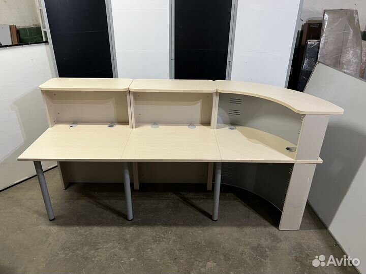 Стойка ресепшн 250х90х116