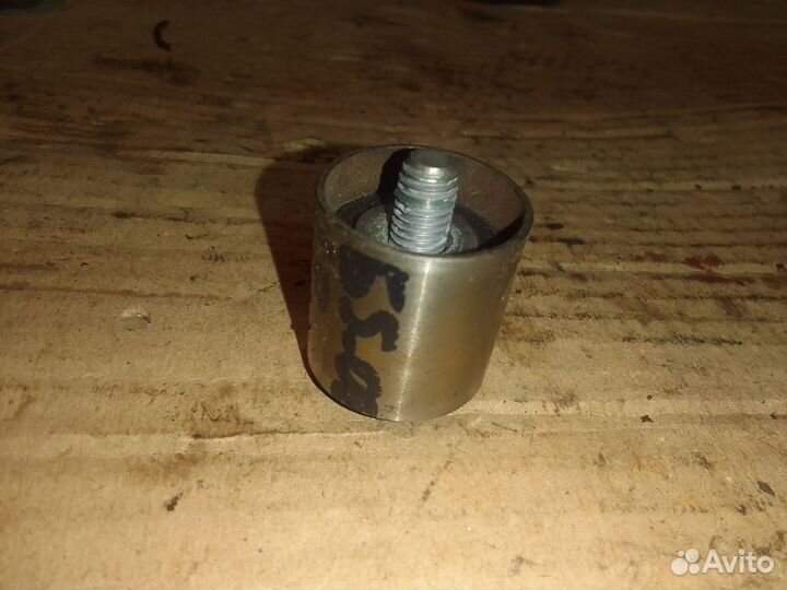 Промежуточный ролик грм 1.8 ARG VW Passat B5