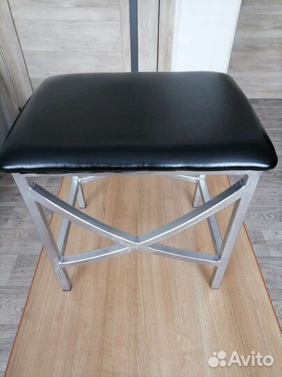 Банкетка в прихожую