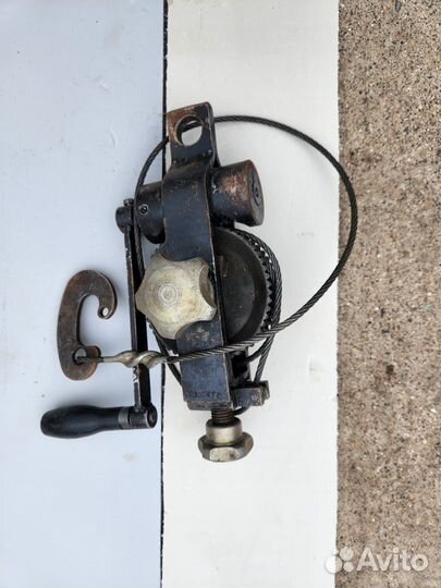 Продам ручную лебедку (червячную)