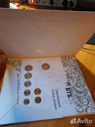 Сувенирные монеты втб