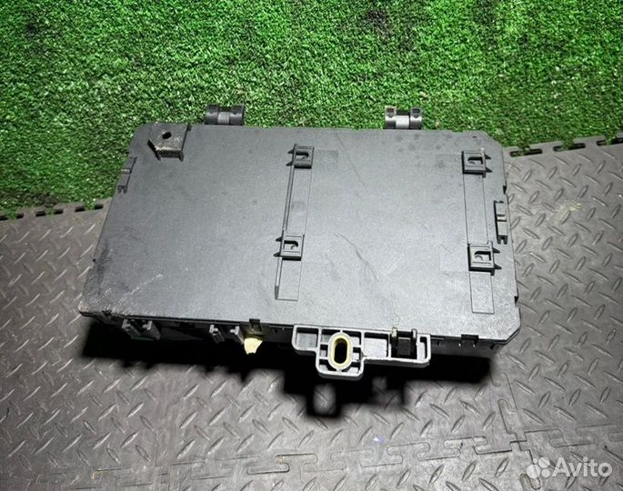 Блок предохранителей Opel Astra 2006