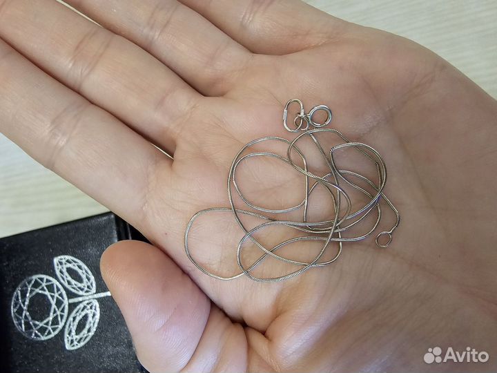 Продаю кольцо и цепочку из белого золота