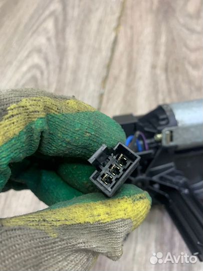 Мотор дворников задний Opel Astra G хетчбэк 5-ти