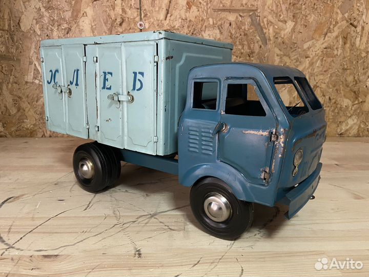 Машина железная сим - хлеб