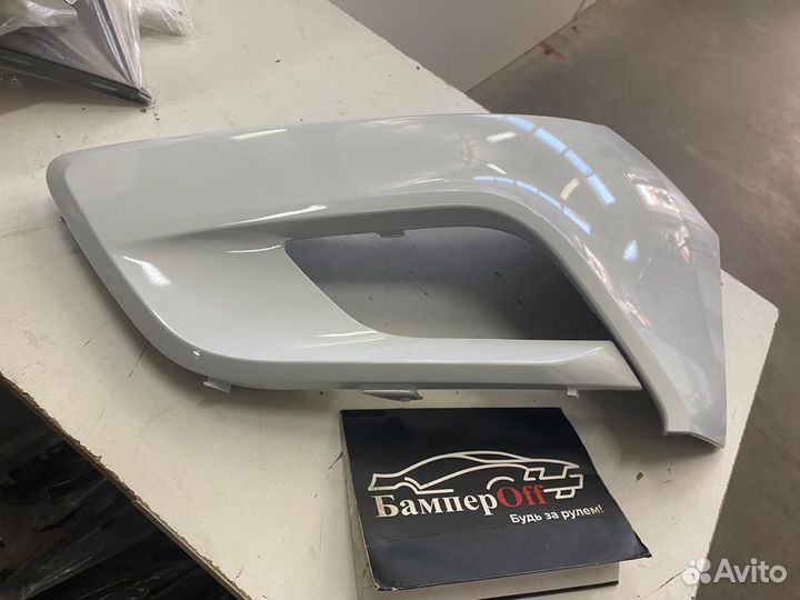 Накладка бампера Vesta SW cross белая левая