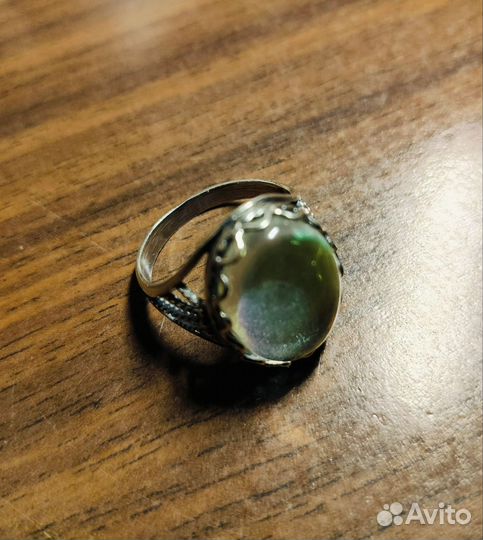 Серебряное кольцо с крупным опалом
