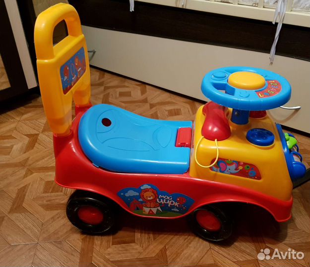 Детская машинка каталка в хорошем состояние