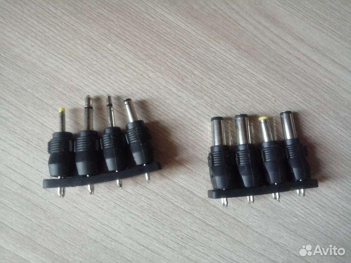 Универсальный блок питания Robiton