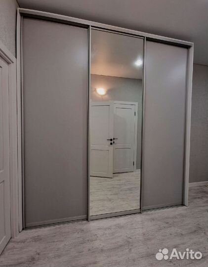 Шкаф распашной