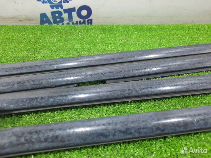 Молдинг стекла Bmw X5 E53 M54B30 2005