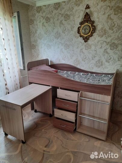Кровать чердак детская со столом