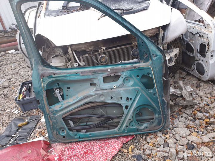 Водительская дверь на ситроен берлинго 2001г