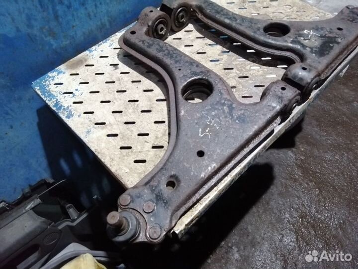 Рычаг передний нижний Opel Astra H