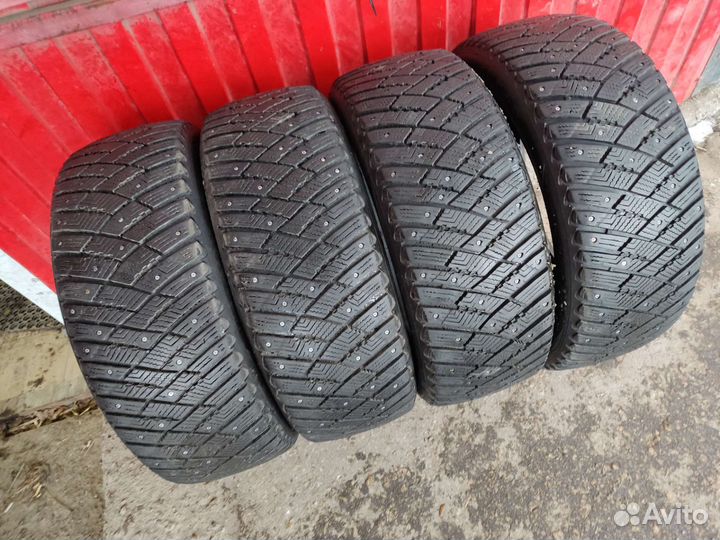 Goodyear Ultragrip Ice Arctic 215/55 R17 98T